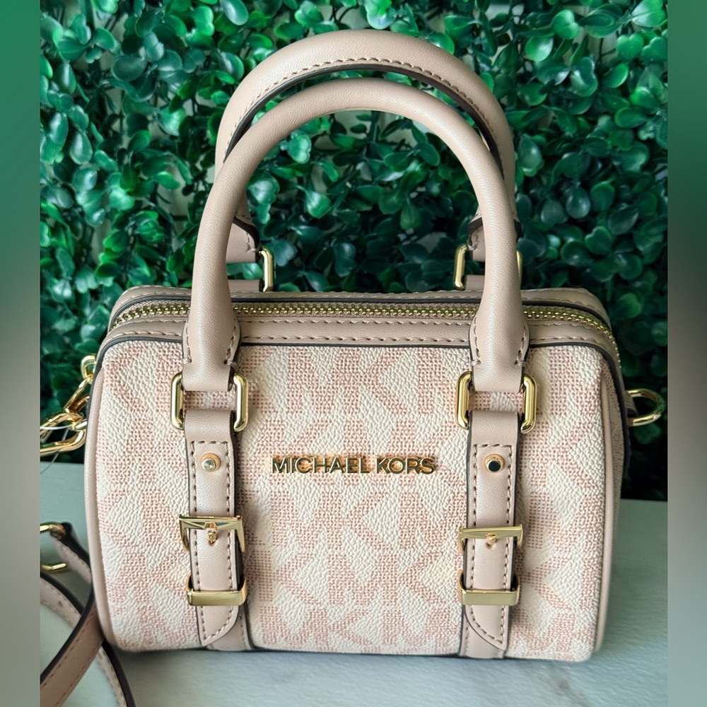 Michael Kors Women's XS Duffle Crossbody Satchel Bag in Light Pink Ballet NWT - Picture 2 of 6